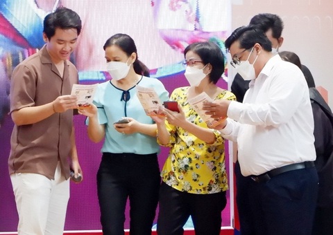 Chọn phục vụ sự hài lòng, hạnh phúc của dân - Ảnh 3. Phần thi sân khấu hóa tại chung kết hội thi cán bộ “Tham mưu tốt - dân vận khéo” năm 2022 - Ảnh: K.ANH