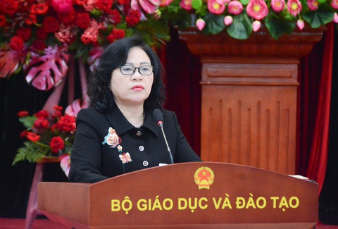 'Khởi nghiệp' là môn học bắt buộc hoặc tự chọn của 48% cơ sở giáo dục đại học - Ảnh 1. Bà Ngô Thị Minh - thứ trưởng Bộ Giáo dục và Đào tạo - báo cáo kết quả triển khai đề án 1665 hỗ trợ học sinh, sinh viên khởi nghiệp - Ảnh: Bộ Giáo dục và Đào tạo