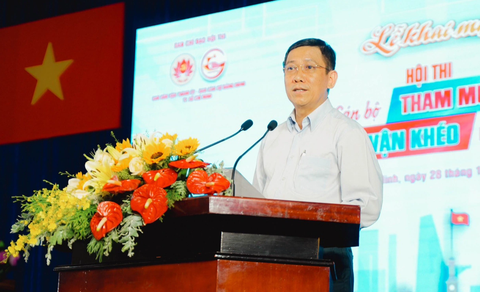 Khai mạc hội thi 'Tham mưu tốt – dân vận khéo' năm 2023 - Ảnh 1. Phó trưởng Ban Dân vận Thành ủy TP.HCM Trần Xuân Điền, trưởng ban tổ chức Hội thi cán bộ tham mưu tốt - dân vận khéo 2023, phát biểu - Ảnh: THANH HIỆP