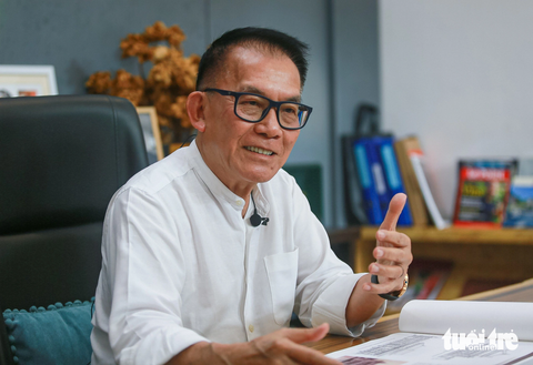 Khai thông đường ven sông Sài Gòn: ‘Đừng để chậm hơn nữa’ - Ảnh 1. Kiến trúc sư Hồ Thiệu Trị: "Vấn đề của TP.HCM hiện nay là đang đi chậm so với sự phát triển, con sông dường như đã bị bỏ quên một thời gian dài" - Ảnh: CHÂU TUẤN