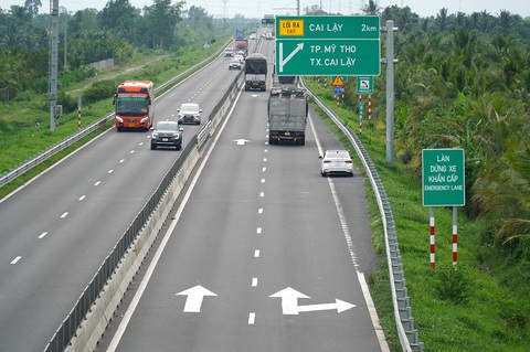 Tai nạn rình rập trên đường cao tốc - Ảnh 3. Tuyến cao tốc Trung Lương - Mỹ Thuận là một trong 7 tuyến cao tốc mà Cục Cảnh sát giao thông, Bộ Công an cho rằng không đảm bảo chuẩn cao tốc, mất an toàn giao thông - Ảnh: M.TRƯỜNG