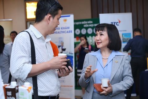 Bà Huỳnh Bích Ngọc - Phó Chủ tịch Thường trực, Tổng Giám đốc Tập đoàn TTC giới thiệu các sản phẩm - dịch vụ của TTC đến đối tác. Ảnh: Đ.H Bà Huỳnh Bích Ngọc - phó chủ tịch thường trực, tổng giám đốc Tập đoàn TTC - giới thiệu các sản phẩm - dịch vụ của TTC đến đối tác - Ảnh: Đ.H.