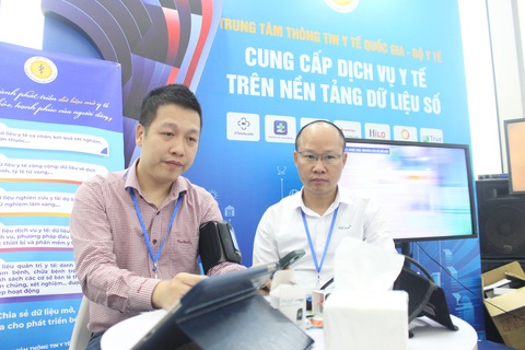 Gian trưng bày, giới thiệu nền tảng dữ liệu của Trung tâm Thông tin y tế quốc gia tại triển lãm - Ảnh: D.LIỄU Gian trưng bày, giới thiệu nền tảng dữ liệu của Trung tâm Thông tin y tế quốc gia tại triển lãm - Ảnh: D.LIỄU