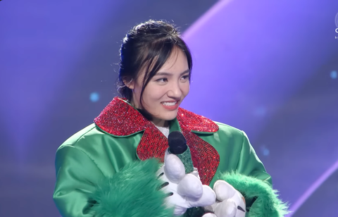 Độc lạ The mask singer Vietnam: Nhật Thủy vừa làm mascot vừa ngồi ghế cố vấn - Ảnh 3. Chuột Cherry Nhật Thủy phải lên tiếng giải thích để xoa dịu ban cố vấn vì quá ngỡ ngàng