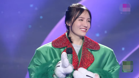 Độc lạ The mask singer Vietnam: Nhật Thủy vừa làm mascot vừa ngồi ghế cố vấn - Ảnh 1. Chuột Cherry lộ diện chính là Nhật Thủy, một kết quả khó ngờ nhất ở chương trình