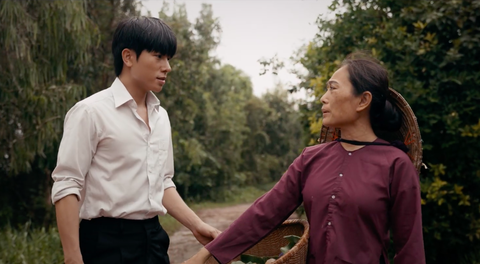 Jack Long và NSƯT Quỳnh Hương trong MV Vú ơi Jack Long và NSƯT Quỳnh Hương trong MV Vú ơi