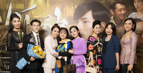 Jack Long (thứ hai, từ trái vào) được nhiều nghệ sĩ yêu thương, hỗ trợ - Ảnh: NVCC Jack Long (thứ hai từ trái qua) được nhiều nghệ sĩ yêu thương, hỗ trợ - Ảnh: NVCC