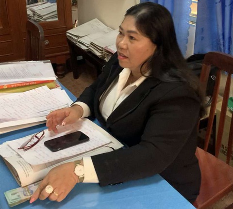 Thẩm phán Nguyễn Thị Tuyết Sương - phó chánh án TAND thị xã Bình Minh Thẩm phán Nguyễn Thị Tuyết Sương - phó chánh án TAND thị xã Bình Minh - bị bắt quả tang đang nhận lộ - Ảnh do Cơ quan điều tra Viện KSND tối cao cung cấp