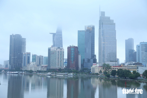 TP.HCM sáng sớm mưa lất phất, tiết trời lành lạnh như Đà Lạt - Ảnh 4. Thời tiết TP.HCM sáng 3-10 khá giống Đà Lạt