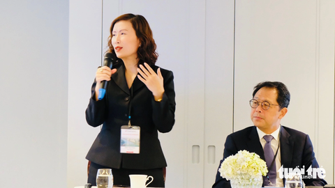 VinaCapital: Hôm nay chứng khoán giảm sâu là bình thường, vẫn hấp dẫn nhà đầu tư dài hạn rót tiền - Ảnh 1. Tổng giám đốc điều hành quỹ đầu tư chứng khoán của VinaCapital Nguyễn Hoài Thu cho rằng: Biến động trong ngắn hạn là bình thường, cơ hội đầu tư dài hạn còn rất lớn. Ba năm nay, nhiều quỹ con của VinaCapital lãi lũy kế từ 60-90% - Ảnh: BÔNG MAI