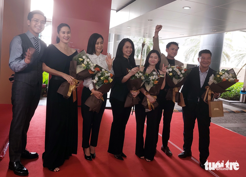 Các nghệ sĩ của phim Dâu bể mùa xưa trong buổi Lễ ra mắt Phim Việt đặc sắc - Ảnh: HOÀNG LÊ Các nghệ sĩ của phim Dâu bể mùa xưa trong lễ ra mắt Phim Việt đặc sắc - Ảnh: HOÀNG LÊ