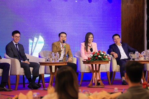 Đại diện nhà sản xuất và các sếp trong buổi ra mắt Cơ hội cho ai? - Ảnh: BTC Đại diện nhà sản xuất và các nhà tuyển dụng trong buổi ra mắt Cơ hội cho ai? - Ảnh: BTC
