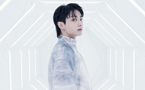 Jungkook khẳng định không có bạn gái, chỉ có Army - Ảnh 1. Jungkook khẳng định vẫn độc thân