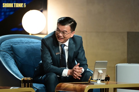 Shark Tank mùa 6 tập 2: Shark Hùng Anh chốt ‘gia vị’, Shark Bình có ‘bánh mì’ - Ảnh 3. Shark Hùng Anh quyết đoán ra deal 24 tỉ cho 15% cổ phần Công ty Trí Việt Phát