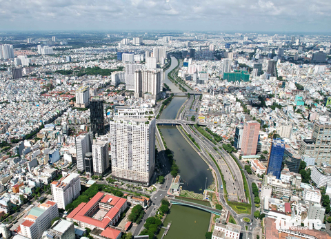 Nhiều doanh nghiệp xây dựng, bất động sản nhỏ lâm vào cảnh phá sản - Ảnh 1. Nhiều doanh nghiệp xây dựng, bất động sản ở TP.HCM rơi vào tình cảnh khó khăn do nợ nần chồng chất, khó bán hàng, thiếu dự án "sạch" pháp lý - Ảnh: NGỌC HIỂN