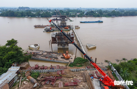 Toàn cảnh cầu Bạch Đằng 2 nối Đồng Nai - Bình Dương sau 2 năm xây dựng - Ảnh 4. Bên cạnh đó, cây cầu sẽ góp phần tạo sự thuận lợi cho việc lưu thông hàng hóa, đi lại từ các tỉnh Bình Dương, Bình Phước, Tây Ninh, các tỉnh Tây Nguyên… tới sân bay Long Thành (Đồng Nai) và cảng Cái Mép - Thị Vải (Bà Rịa Vũng Tàu)