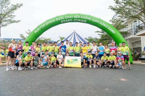 Giải chạy 'Run For Green' - Bước chạy đến không gian sống xanh’ - Ảnh 2. Giải chạy 'Run For Green' - Bước chạy đến không gian sống xanh’ - Ảnh 2.
