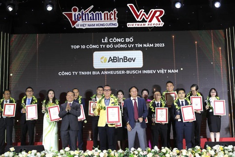AB InBev 4 năm liên tiếp vào Top 10 Công ty đồ uống uy tín - Ảnh 1. AB InBev 4 năm liên tiếp nhận giải thưởng Top 10 công ty đồ uống uy tín năm 2023