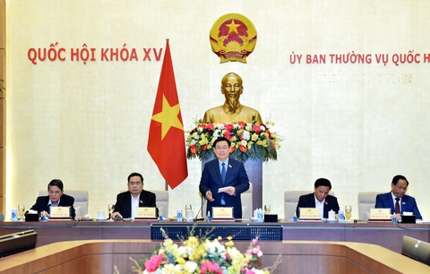 4 nhóm lĩnh vực nào sẽ được Quốc hội chất vấn tại kỳ họp thứ 6? - Ảnh 1. Chủ tịch Quốc hội Vương Đình Huệ phát biểu tại cuộc làm việc - Ảnh: LÂM HIỂN