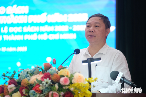 Bàn giao sách cho cơ sở trên địa bàn TP.HCM - Ảnh 4. Ông Dương Anh Đức - phó chủ tịch UBND TP.HCM - mong muốn TP.HCM đạt mục tiêu trở thành 'Thủ đô sách' - Ảnh: NGỌC PHƯỢNG