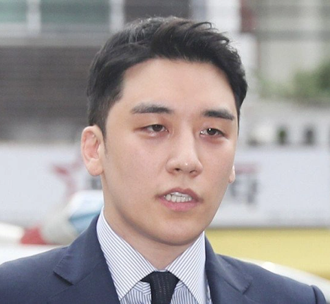 Vì sao những ngôi sao hàng đầu Hàn Quốc dính líu ma túy? - Ảnh 3. Seungri tự đạp đổ sự nghiệp lừng lẫy của mình vì vướng vào loạt bê bối - Ảnh: Koreaboo