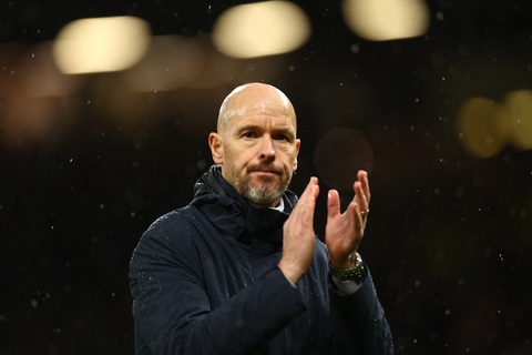 Chiếc bóng Man United - Ảnh 1. HLV Erik Ten Hag phải chịu trách nhiệm cho sự thất bại của Man United - Ảnh: Reuters