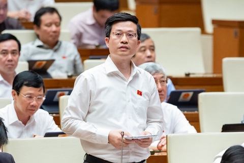 Đại biểu Quốc hội: Có cụ 80 tuổi vẫn phải 'dắt nhau' đi đăng ký kết hôn để bán nhà? - Ảnh 1. Đại biểu Đỗ Chí Nghĩa - Ảnh: GIA HÂN