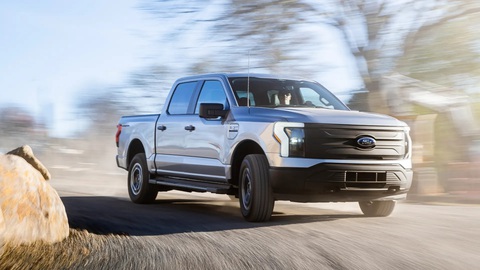 Mỗi xe điện bán ra Ford lỗ 884 triệu đồng - Ảnh 1. F-150 Lightning từng có 200.000 đơn hàng ngay sau khi mở bán. Nhưng doanh số xe đã chững lại trong thời gian gần đây khi chỉ đạt 3.503 xe trong quý 3 - Ảnh: Ford