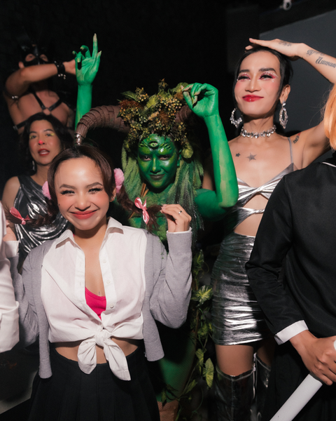 Băng Di tiếp tục giữ vững danh hiệu "nữ hoàng Halloween" Việt Nam - Ảnh 5. Đặc biệt, với Halloween năm nay, Băng Di còn cùng stylist Hoàng Ku chơi lớn khi tổ chức tiệc cho bạn bè đồng nghiệp cùng tham gia.