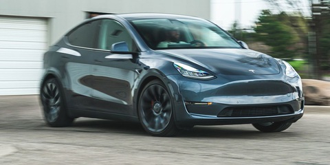 BYD có thể vượt mặt Tesla, làm 'bá chủ' làng xe điện toàn cầu ngay trong tháng 10 này - Ảnh 1. Doanh số Tesla dựa hoàn toàn vào 2 dòng chủ lực Model 3 và Model Y - Ảnh: Car and Driver