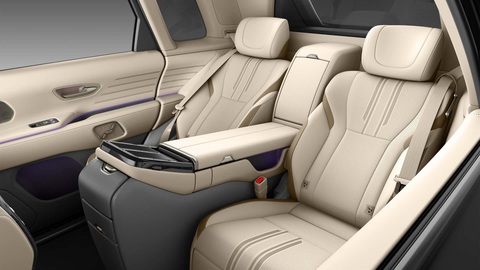 Chủ tịch Toyota: Century SUV 167.000 USD sẽ phù hợp với tập khách hàng trẻ - Ảnh 3. Century SUV là xe "ông chủ" với ưu tiên tối đa cho hàng ghế sau, cũng vì vậy xe mặc định chỉ có cấu hình 4 ghế - Ảnh: Toyota