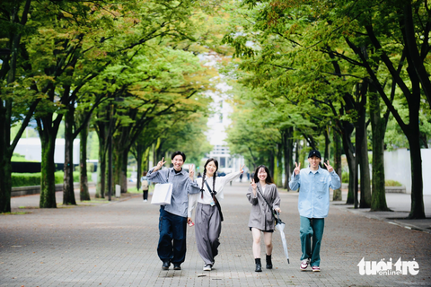 Vietnam Phở Festval. Bạn trẻ trong công viên Yoyogi, Tokyo, Nhật Bản - Ảnh: QUANG ĐỊNH Bạn trẻ trong công viên Yoyogi, Tokyo, Nhật Bản - Ảnh: QUANG ĐỊNH