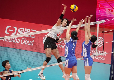 Thắng Triều Tiên, Việt Nam rộng cửa vào bán kết bóng chuyền nữ Asiad 19 - Ảnh 3. Một mình Thanh Thúy đã ghi 25 điểm cho Việt Nam - Ảnh: NAM TRUNG