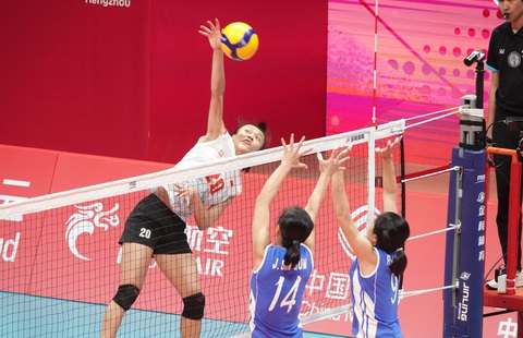 Thắng Triều Tiên, Việt Nam rộng cửa vào bán kết bóng chuyền nữ Asiad 19 - Ảnh 7. Tuyển Việt Nam đang chơi áp đỏ trước Triều Tiên - Ảnh: NAM TRUNG