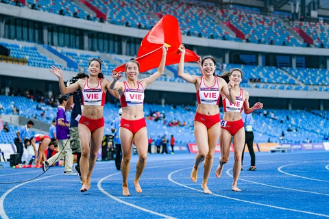 Trực tiếp Asiad 19 ngày 4-10: Kỳ vọng vàng từ cầu mây, xe đạp - Ảnh 3. Đội tiếp sức 4x400m nữ của Việt Nam được kỳ vọng sẽ gây bất ngờ - Ảnh: NAM TRẦN