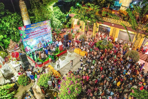 Lý Hải đeo sash mừng sinh nhật theo kiểu ‘độc lạ’ - Ảnh 6. Đạo diễn Lật mặt trở lại bối cảnh làm phim tổ chức Trung thu, trao quà từ thiện nhân dịp sinh nhật