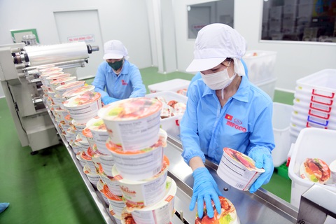 Công nhân Công ty CP thực phẩm Bình Tây (Bình Tây Food) trong Khu chế xuất Tân Thuận, quận 7, TP.HCM đóng gói sản phẩm để xuất khẩu sáng 23-9 - Ảnh: QUANG ĐỊNH Công nhân Công ty CP thực phẩm Bình Tây (Bình Tây Food) trong Khu chế xuất Tân Thuận, quận 7, TP.HCM đóng gói sản phẩm để xuất khẩu sáng 23-9 - Ảnh: QUANG ĐỊNH