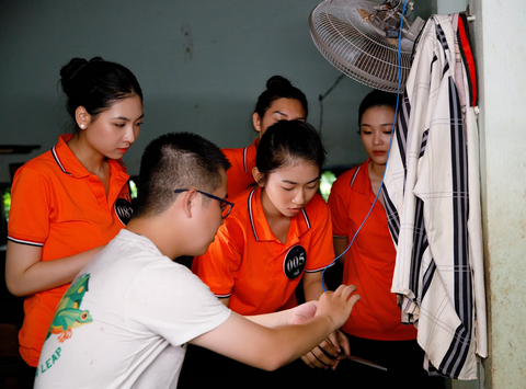 Các thí sinh Miss Earth Việt Nam 2023 rơi nước mắt trước những vấn nạn ô nhiễm môi trường - Ảnh 6. Các thí sinh Miss Earth Việt Nam 2023 rơi nước mắt trước những vấn nạn ô nhiễm môi trường - Ảnh 6.