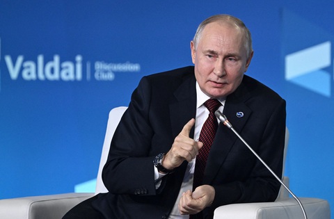 Tổng thống Nga Vladimir Putin phát biểu tại diễn đàn Valdai ở Sochi ngày 5-10 - Ảnh: REUTERS Tổng thống Nga Vladimir Putin phát biểu tại diễn đàn Valdai ở Sochi ngày 5-10 - Ảnh: REUTERS