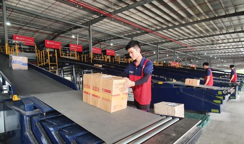 Thủ tướng yêu cầu kiểm soát chặt hàng nhập khẩu qua thương mại điện tử - Ảnh 1. Thủ tướng yêu cầu kiểm soát chặt hàng nhập khẩu qua thương mại điện tử - Ảnh 1.