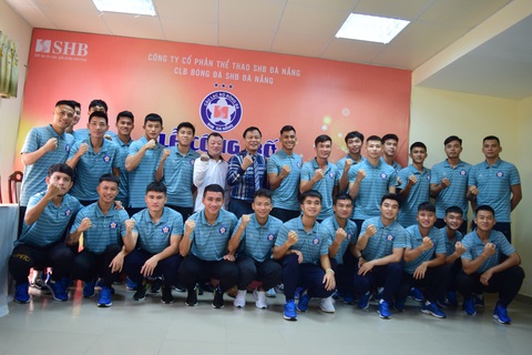 Xuống chơi hạng Nhất, đội bóng SHB Đà Nẵng có chủ tịch mới - Ảnh 1. Câu lạc bộ SHB Đà Nẵng quyết tâm trong mùa giải mới để sớm trở lại V-League - Ảnh: B.PHÚ