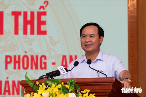 Không giải ngân đầu tư công được là có tội với dân - Ảnh 1. Chủ tịch UBND tỉnh Quảng Trị Võ Văn Hưng cho rằng không giải ngân được vốn đầu tư công là có tội với dân - Ảnh: HOÀNG TÁO