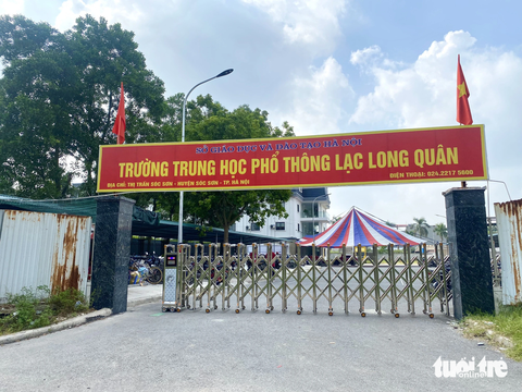 Thực hư việc phụ huynh phản đối trường lạm thu, học sinh bị đình chỉ học tập? - Ảnh 1. Đại diện Trường THPT Lạc Long Quân cho biết ngày 5-10, học sinh G. đã quay trở lại lớp học - Ảnh: NGUYÊN BẢO