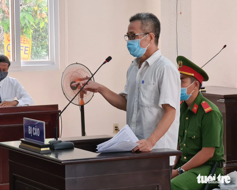 Ông Nguyễn Hồng Khanh trình bày cho rằng mình bị oan tại phiên tòa sơ thẩm tại TAND tỉnh Bình Dương - Ảnh: B.S. Ông Nguyễn Hồng Khanh trình bày cho rằng mình bị oan tại phiên tòa sơ thẩm tại TAND tỉnh Bình Dương - Ảnh: B.S.
