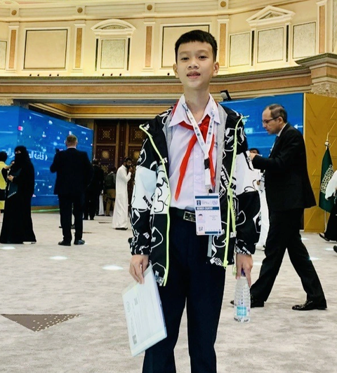 Đào Duy Khương đến thành phố Riyadh, Saudi Arabia để nhận giải thưởng Đào Khương Duy đến thành phố Riyadh, Saudi Arabia nhận giải thưởng