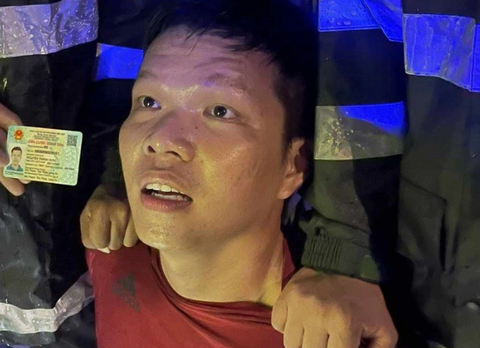 Nghi phạm Nguyễn Thanh Sơn bị bắt giữ - Ảnh: Công an cung cấp Nghi phạm Nguyễn Thanh Sơn bị bắt giữ - Ảnh: Công an cung cấp