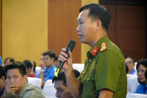 Công nhân than vẫn phải làm giấy xác nhận nơi cư trú - Ảnh 3. Đại diện Công an tỉnh Bà Rịa - Vũng Tàu trả lời rằng việc yêu cầu làm giấy xác nhận nơi cư trú là sai - Ảnh: Đ.H.