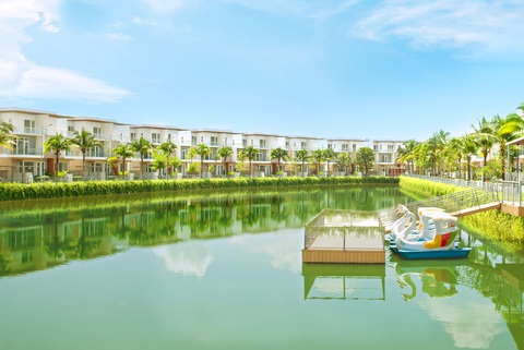 Phú Long đồng loạt trao sổ hồng các dự án cho khách hàng - Ảnh 1. Tỉ lệ không gian xanh lên tới 70% tại Dragon Village, quy hoạch đô thị được thực hiện bởi Surbana Jurong (Singapore)