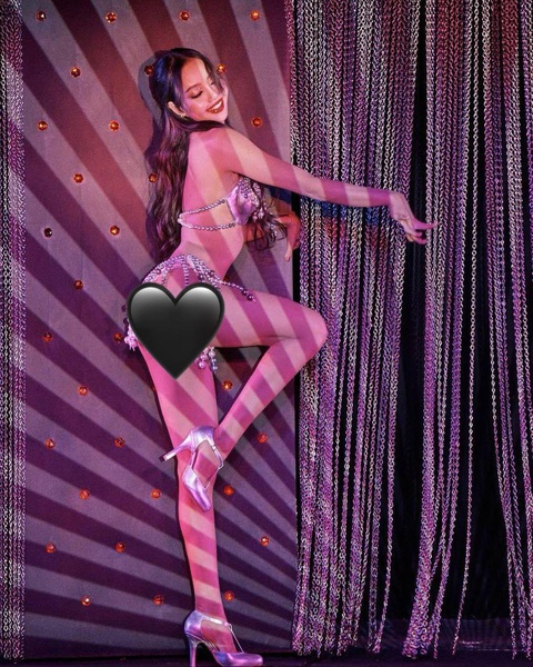 Lisa tung ảnh làm crazy girl cực táo bạo, gọi đây là trải nghiệm tuyệt vời - Ảnh 6. Lisa tung ảnh làm crazy girl cực táo bạo, gọi đây là trải nghiệm tuyệt vời - Ảnh 6.