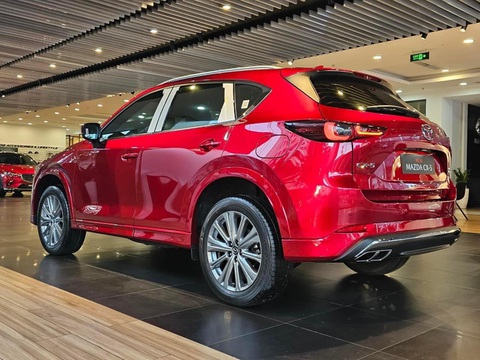 Loạt xe 'giá rẻ giật mình' ở Việt Nam: Mazda CX-5 mở màn 'phá giá', Custin phá thế độc tôn Carnival - Ảnh 2. Mazda CX-5 đã trở thành mẫu xe bán chạy thứ 5 thị trường tháng 6, thứ 2 thị trường tháng 7 và nhất thị trường tháng 8. Đây là một sự lật ngược thế cờ ngoạn mục, khi CX-5 dù thường xuyên nằm trong top bán chạy nhưng chủ yếu nằm ở nửa dưới top - Ảnh: Đại lý Mazda/Facebook